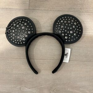 Disney Parks studded ears